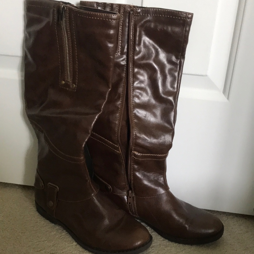 brown riding boots